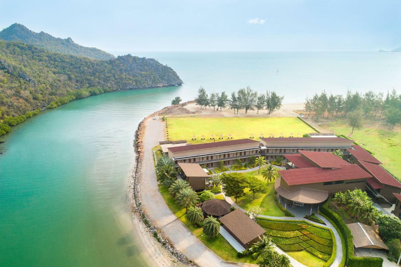La Isla Pranburi Beach Resort Sam Roi Yot Εξωτερικό φωτογραφία