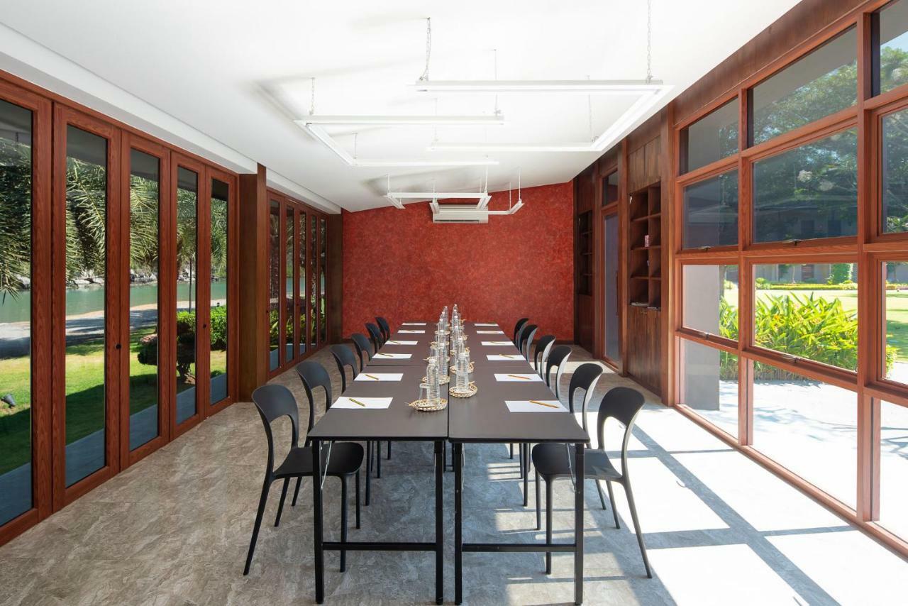 La Isla Pranburi Beach Resort Sam Roi Yot Εξωτερικό φωτογραφία
